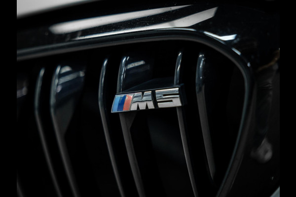 BMW M5 M5 Vol uitgevoerde NL geleverde M5 frozen grey