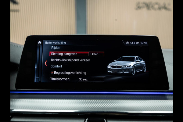 BMW M5 M5 Vol uitgevoerde NL geleverde M5 frozen grey