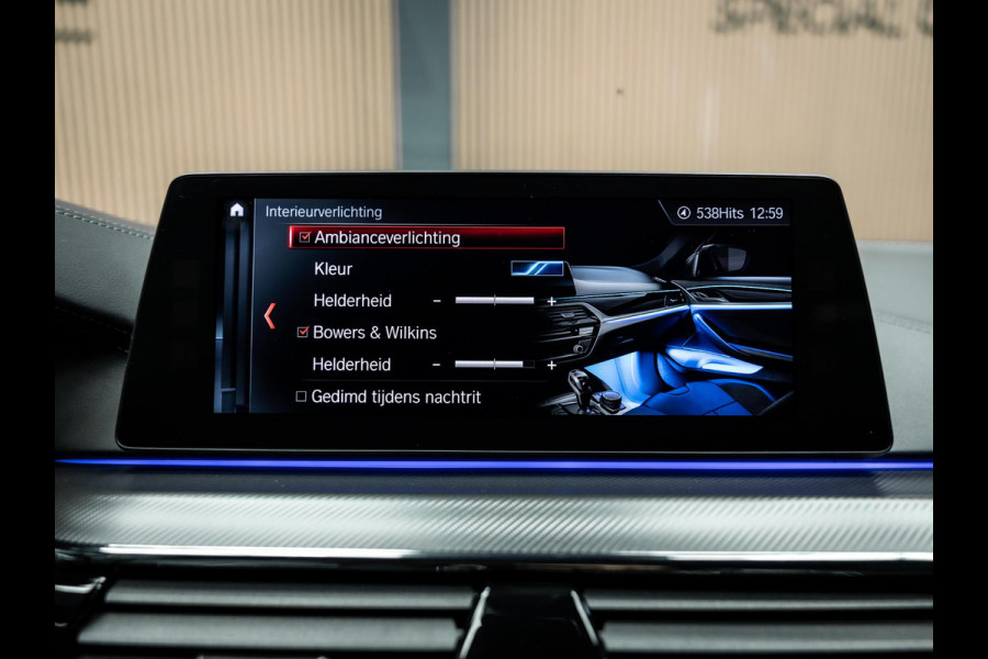 BMW M5 M5 Vol uitgevoerde NL geleverde M5 frozen grey