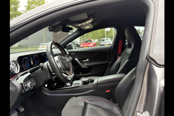 Mercedes-Benz CLA-Klasse 250 e Business Solution AMG AMG | COMPLEET ONDERHOUDEN | SFEERVERLICHTING | STOELVERWARMING | ACHTERUITRIJCAMERA | RIJKLAARPRIJS | 12 MND BOVAG GARANTIE