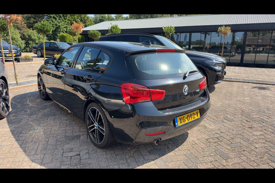 BMW 1-serie 118i High Executive M SPORT | LEDER | NAVIGATIE | CLIMATE CONTROL | SCHUIFDAK |