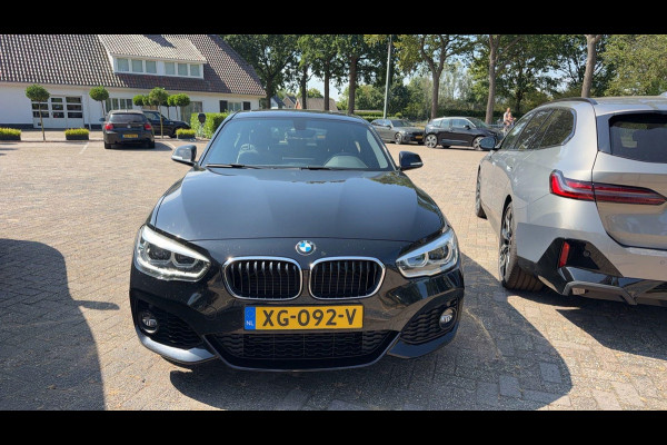 BMW 1-serie 118i High Executive M SPORT | LEDER | NAVIGATIE | CLIMATE CONTROL | SCHUIFDAK |