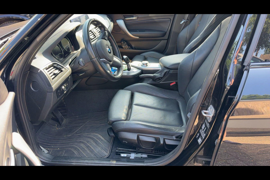 BMW 1-serie 118i High Executive M SPORT | LEDER | NAVIGATIE | CLIMATE CONTROL | SCHUIFDAK |