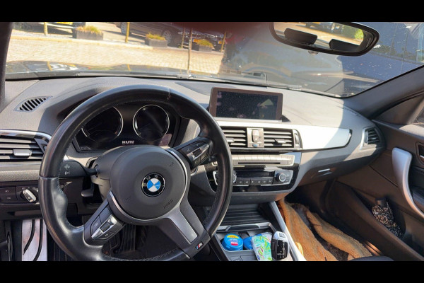 BMW 1-serie 118i High Executive M SPORT | LEDER | NAVIGATIE | CLIMATE CONTROL | SCHUIFDAK |