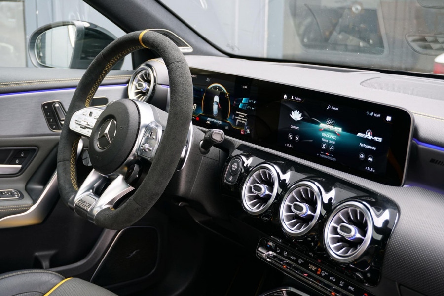 Mercedes-Benz A-Klasse AMG 45 S 4MATIC+ Edition 1 422pk + RECARO / BURMESTER / PANO / 360° / DESIGNO