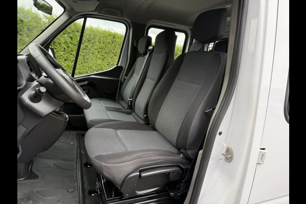 Renault Master 2.3 dCi 135 PK / PICK UP / 27.239 KM! / 7-PERS DUBBELE CABINE / IMPERIAAL / 2.5 TONS TREKHAAK / AIRCO / CRUISE