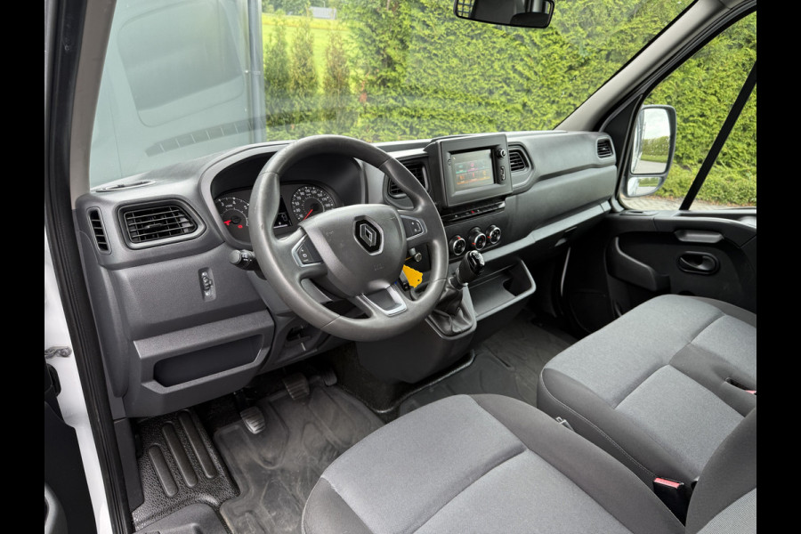 Renault Master 2.3 dCi 135 PK / PICK UP / 27.239 KM! / 7-PERS DUBBELE CABINE / IMPERIAAL / 2.5 TONS TREKHAAK / AIRCO / CRUISE