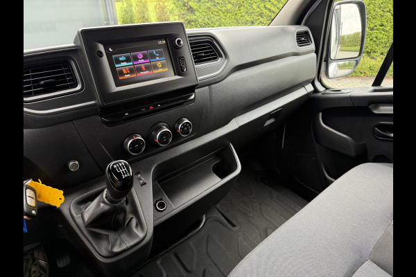 Renault Master 2.3 dCi 135 PK / PICK UP / 27.239 KM! / 7-PERS DUBBELE CABINE / IMPERIAAL / 2.5 TONS TREKHAAK / AIRCO / CRUISE
