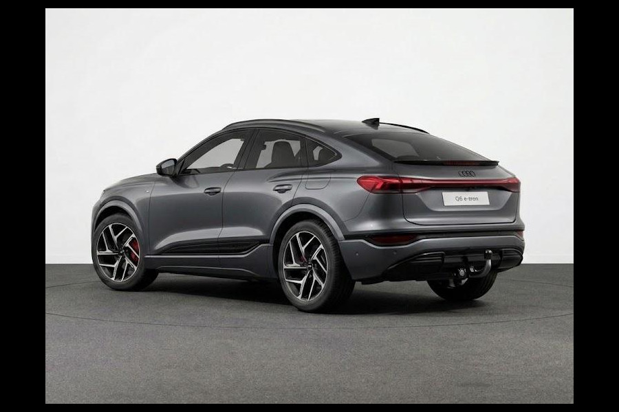 Audi Q6 Sportback e-tron S edition e-tron 83Kwh 252 pk | Glazen panoramadak | Trekhaak, mechanisch draaibaar | Exterieurpakket zwart | S line zwart leder-kunstleder |