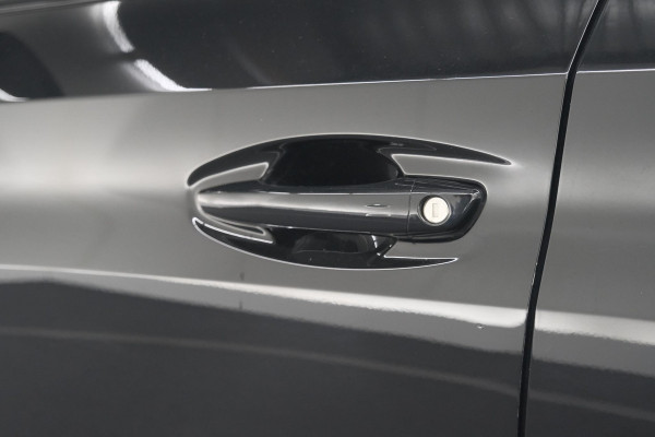 Peugeot 208 1.2 Hybrid 145 e-DCS6 GT | Alcantara Pakket | Camera | Apple Carplay | Stoelverwarming