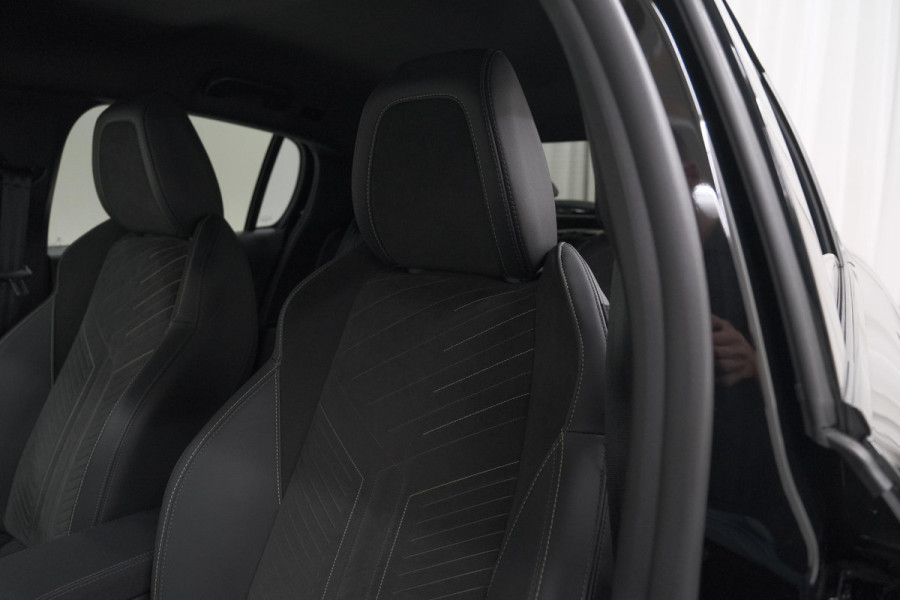 Peugeot 208 1.2 Hybrid 145 e-DCS6 GT | Alcantara Pakket | Camera | Apple Carplay | Stoelverwarming