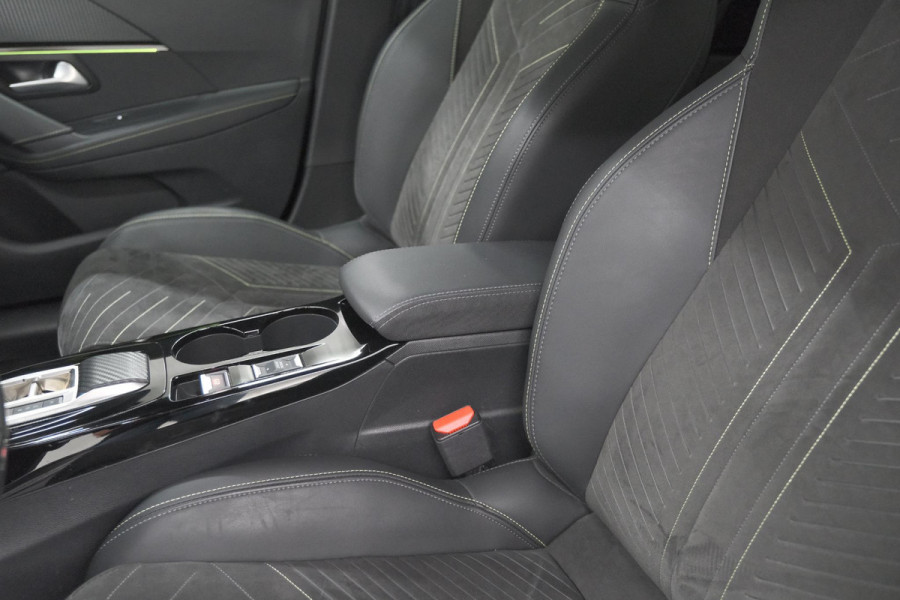 Peugeot 208 1.2 Hybrid 145 e-DCS6 GT | Alcantara Pakket | Camera | Apple Carplay | Stoelverwarming