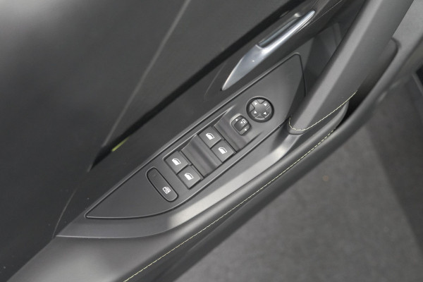 Peugeot 208 1.2 Hybrid 145 e-DCS6 GT | Alcantara Pakket | Camera | Apple Carplay | Stoelverwarming