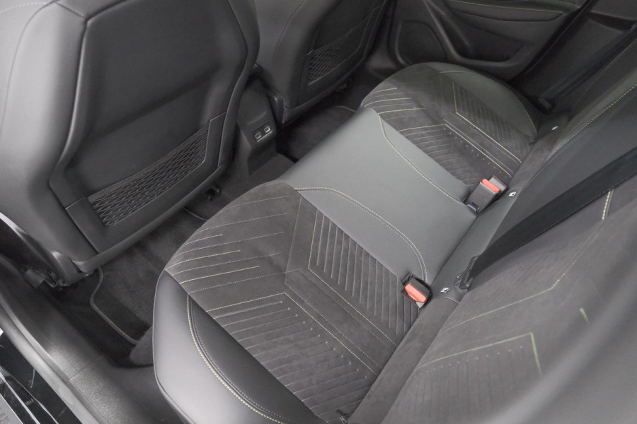 Peugeot 208 1.2 Hybrid 145 e-DCS6 GT | Alcantara Pakket | Camera | Apple Carplay | Stoelverwarming