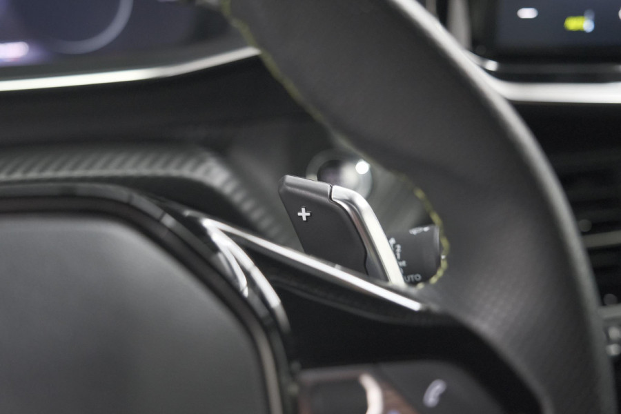 Peugeot 208 1.2 Hybrid 145 e-DCS6 GT | Alcantara Pakket | Camera | Apple Carplay | Stoelverwarming