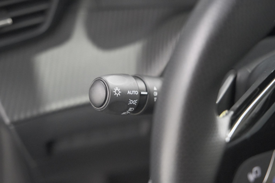 Peugeot 208 1.2 Hybrid 145 e-DCS6 GT | Alcantara Pakket | Camera | Apple Carplay | Stoelverwarming
