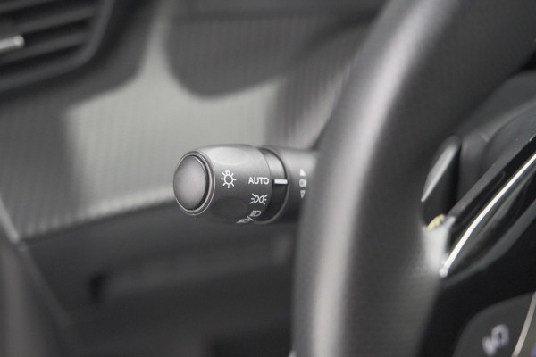 Peugeot 208 1.2 Hybrid 145 e-DCS6 GT | Alcantara Pakket | Camera | Apple Carplay | Stoelverwarming