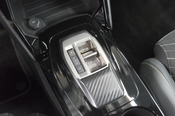 Peugeot 208 1.2 Hybrid 145 e-DCS6 GT | Alcantara Pakket | Camera | Apple Carplay | Stoelverwarming