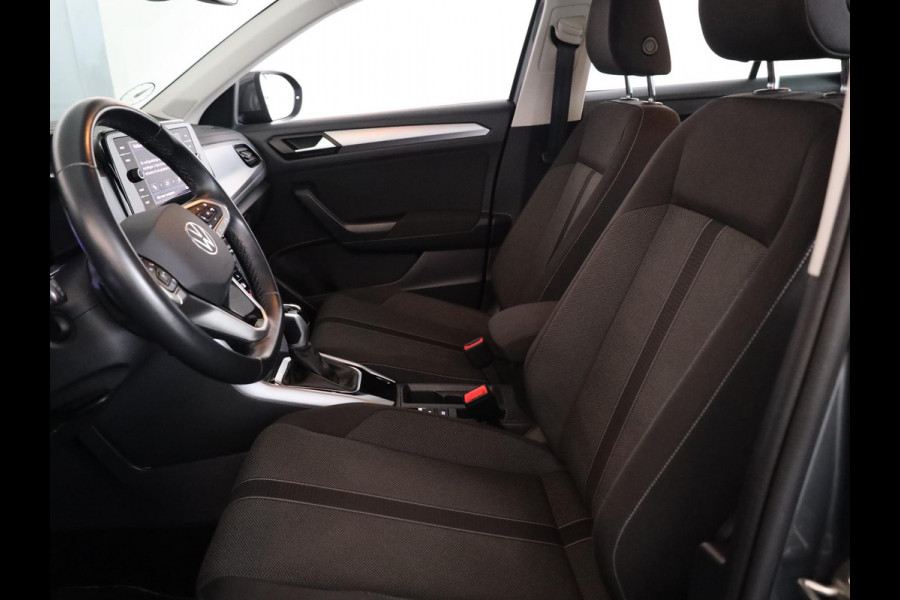 Volkswagen T-Roc 1.5 TSI Life 150PK DSG | Achteruitrijcamera | Stoelverwarming | Clima |