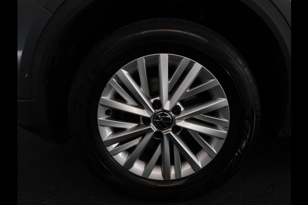 Volkswagen T-Roc 1.5 TSI Life 150PK DSG | Achteruitrijcamera | Stoelverwarming | Clima |