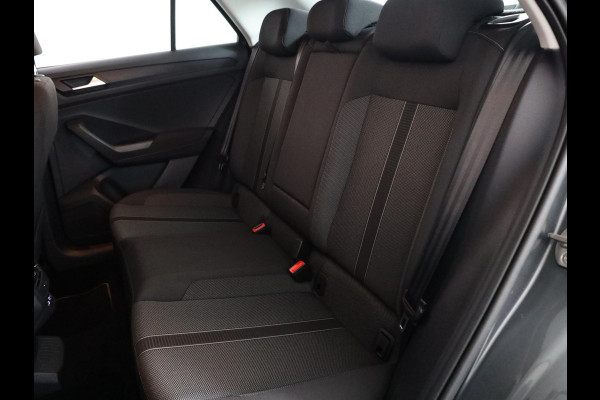 Volkswagen T-Roc 1.5 TSI Life 150PK DSG | Achteruitrijcamera | Stoelverwarming | Clima |