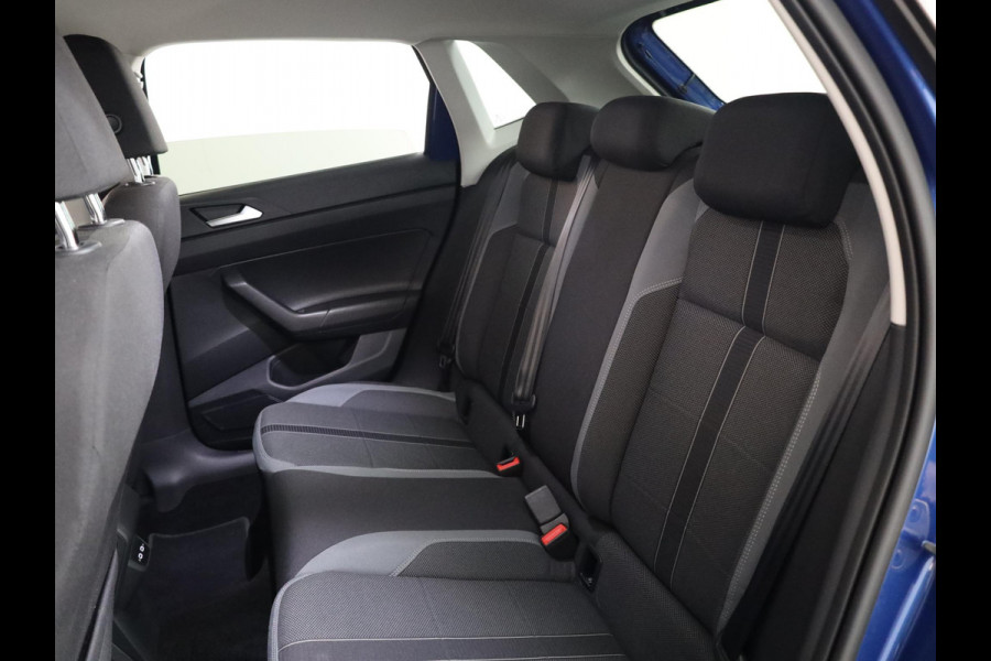 Volkswagen Polo 1.0 TSI Style 90 pk Automaat (DSG) | Navigatie via App | Parkeersensoren (Park assist) | Autom. airco | Adaptieve cruise control | Matrix LED koplampen | Digital Cockpit Pro |