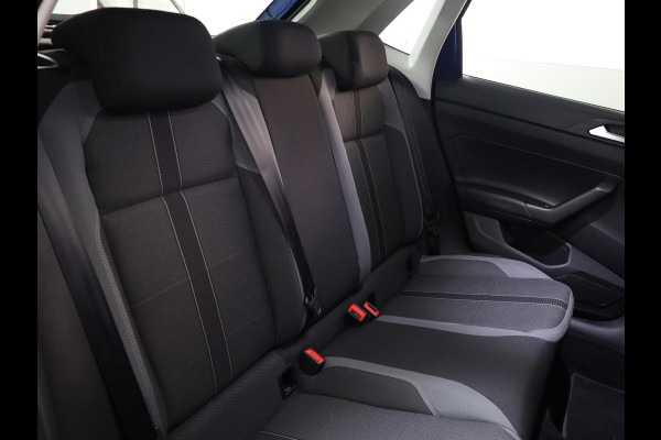 Volkswagen Polo 1.0 TSI Style 90 pk Automaat (DSG) | Navigatie via App | Parkeersensoren (Park assist) | Autom. airco | Adaptieve cruise control | Matrix LED koplampen | Digital Cockpit Pro |