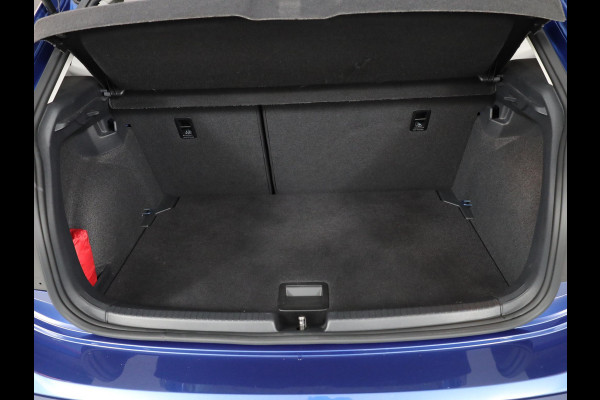 Volkswagen Polo 1.0 TSI Style 90 pk Automaat (DSG) | Navigatie via App | Parkeersensoren (Park assist) | Autom. airco | Adaptieve cruise control | Matrix LED koplampen | Digital Cockpit Pro |
