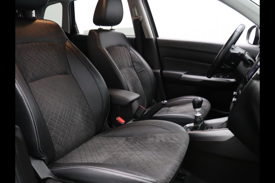 Suzuki Vitara 130pk Boosterjet Comfort Smart Hybrid Apple Carplay/Android Auto | Trekhaak afneembaar.