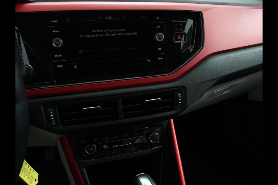 Volkswagen Polo 1.0 TSI Automaat Comfort Sport-Line Navigatie Apple Carplay Android Auto Adaptive Cruise Control Stoelverwarming Climate Control Getinte ramen Lichtmetalen Velgen