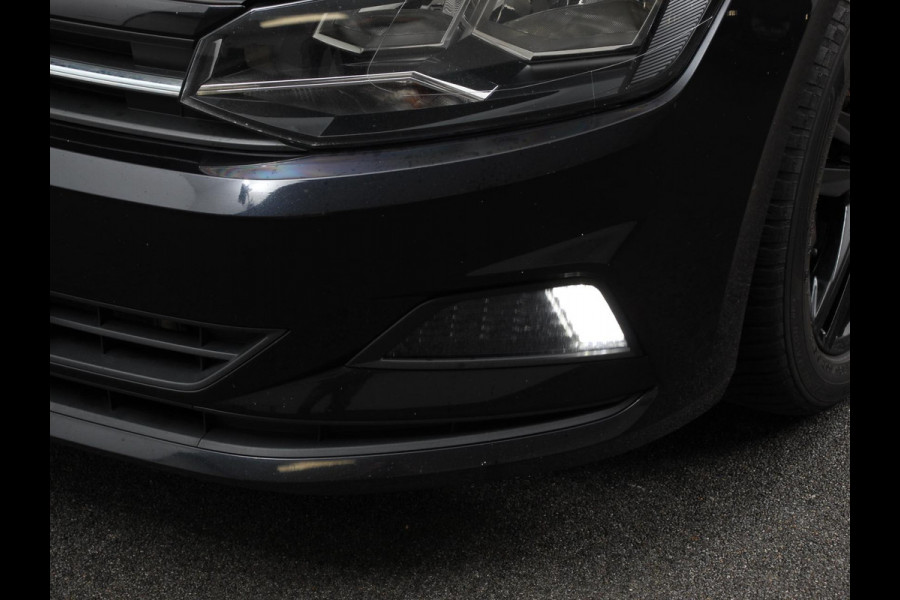 Volkswagen Polo 1.0 TSI Automaat Comfort Sport-Line Navigatie Apple Carplay Android Auto Adaptive Cruise Control Stoelverwarming Climate Control Getinte ramen Lichtmetalen Velgen