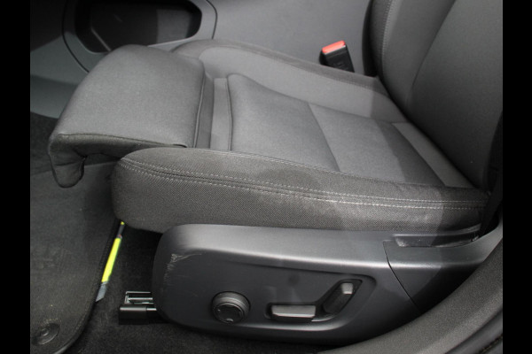 Polestar 2 Long Range Dual Motor 408pk Launch Edition 78kWh Climate control Cruise control Panoramadak Parkeersensoren + Camera Voorstoelen verwarmd Apple Carplay/ Android Auto
