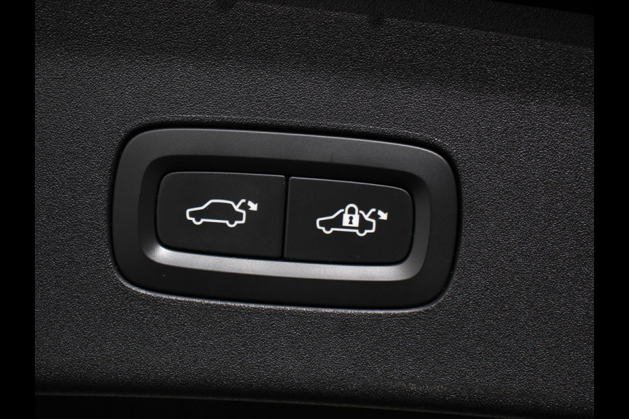 Polestar 2 Long Range Dual Motor 408pk Launch Edition 78kWh Climate control Cruise control Panoramadak Parkeersensoren + Camera Voorstoelen verwarmd Apple Carplay/ Android Auto