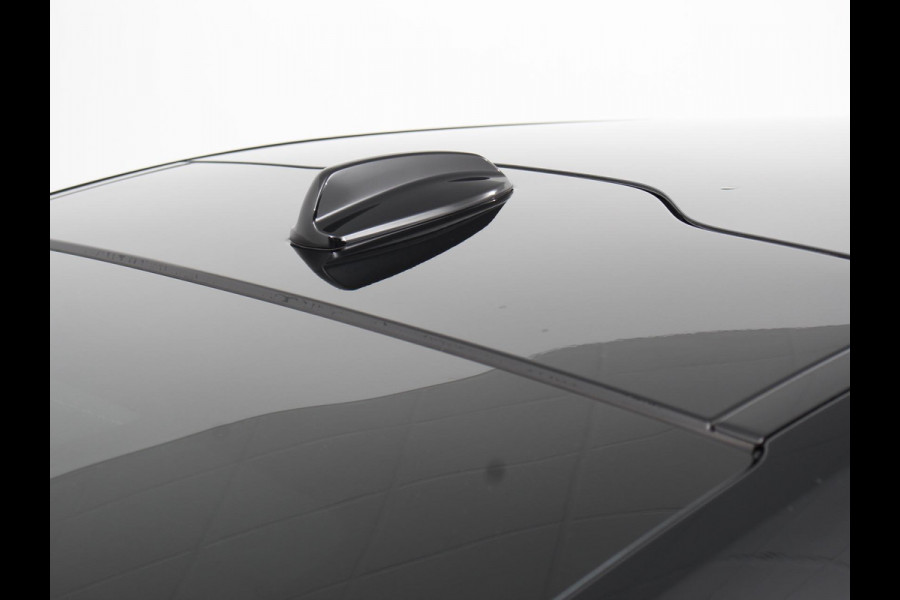 Polestar 2 Long Range Dual Motor 408pk Launch Edition 78kWh Climate control Cruise control Panoramadak Parkeersensoren + Camera Voorstoelen verwarmd Apple Carplay/ Android Auto