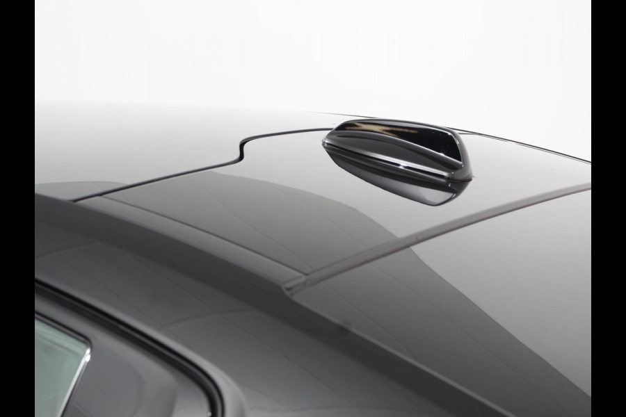 Polestar 2 Long Range Dual Motor 408pk Launch Edition 78kWh Climate control Cruise control Panoramadak Parkeersensoren + Camera Voorstoelen verwarmd Apple Carplay/ Android Auto