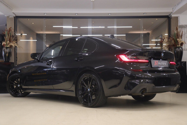 BMW 3-serie 330i High Executive PANO/CARPLAY/SFEER/HK/HUD/VOL