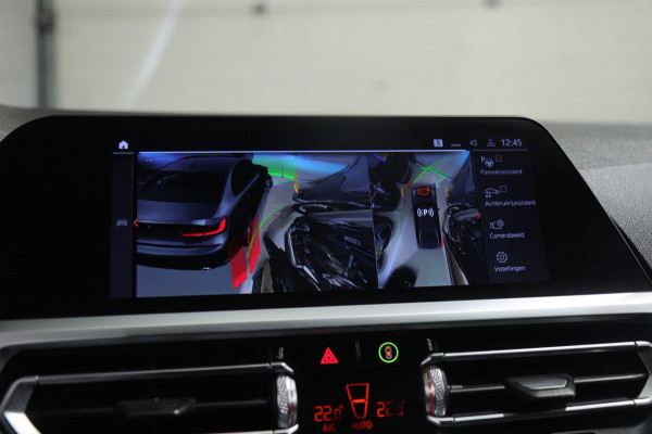 BMW 3-serie 330i High Executive PANO/CARPLAY/SFEER/HK/HUD/VOL