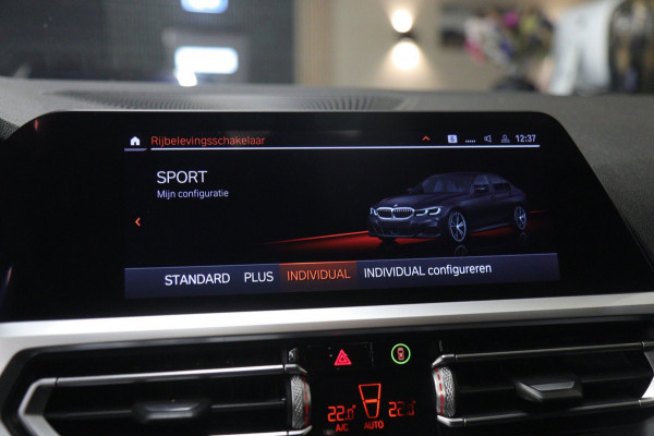 BMW 3-serie 330i High Executive PANO/CARPLAY/SFEER/HK/HUD/VOL