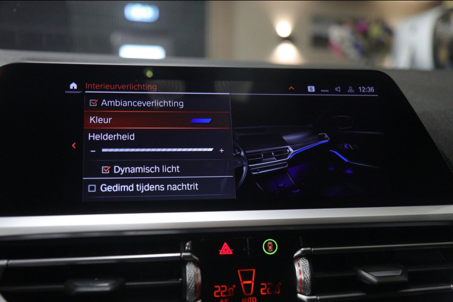 BMW 3-serie 330i High Executive PANO/CARPLAY/SFEER/HK/HUD/VOL