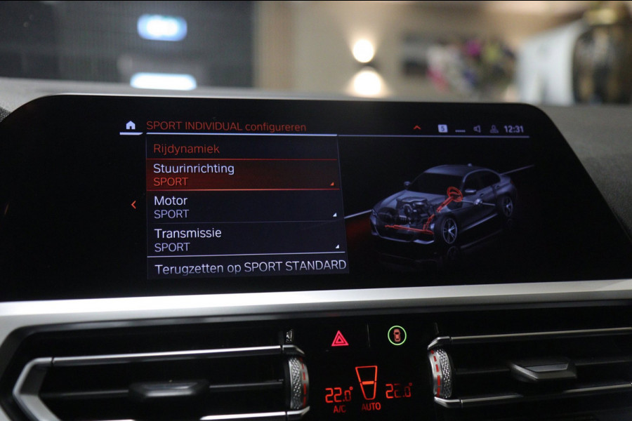 BMW 3-serie 330i High Executive PANO/CARPLAY/SFEER/HK/HUD/VOL