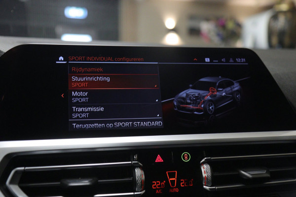 BMW 3-serie 330i High Executive PANO/CARPLAY/SFEER/HK/HUD/VOL