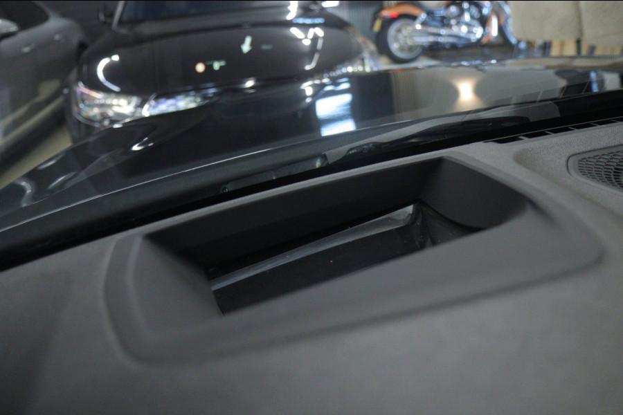 BMW 3-serie 330i High Executive PANO/CARPLAY/SFEER/HK/HUD/VOL