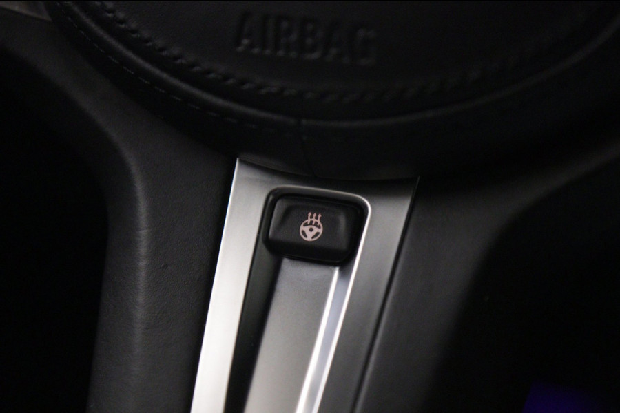 BMW 3-serie 330i High Executive PANO/CARPLAY/SFEER/HK/HUD/VOL