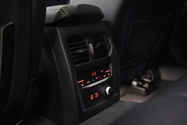 BMW 3-serie 330i High Executive PANO/CARPLAY/SFEER/HK/HUD/VOL
