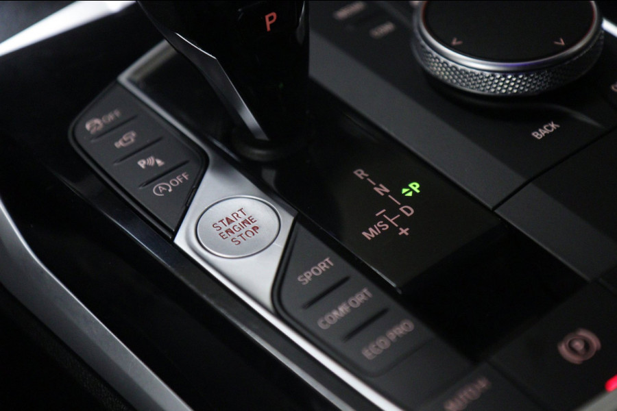 BMW 3-serie 330i High Executive PANO/CARPLAY/SFEER/HK/HUD/VOL