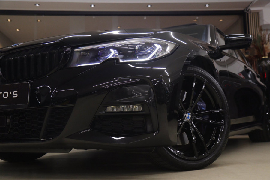 BMW 3-serie 330i High Executive PANO/CARPLAY/SFEER/HK/HUD/VOL