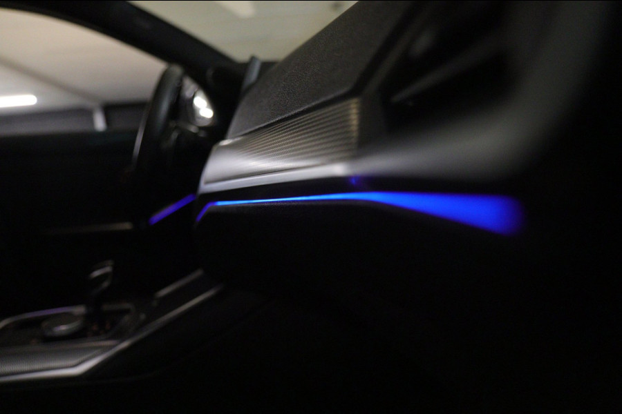 BMW 3-serie 330i High Executive PANO/CARPLAY/SFEER/HK/HUD/VOL