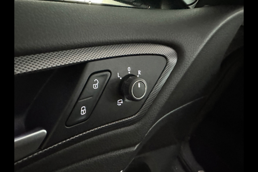 Volkswagen Golf 2.0 TSI GTI TCR Pano|ACC|BlindSpot|Camera|Lane Assist