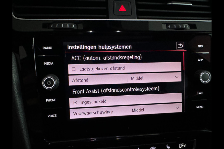 Volkswagen Golf 2.0 TSI GTI TCR Pano|ACC|BlindSpot|Camera|Lane Assist