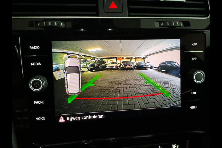 Volkswagen Golf 2.0 TSI GTI TCR Pano|ACC|BlindSpot|Camera|Lane Assist